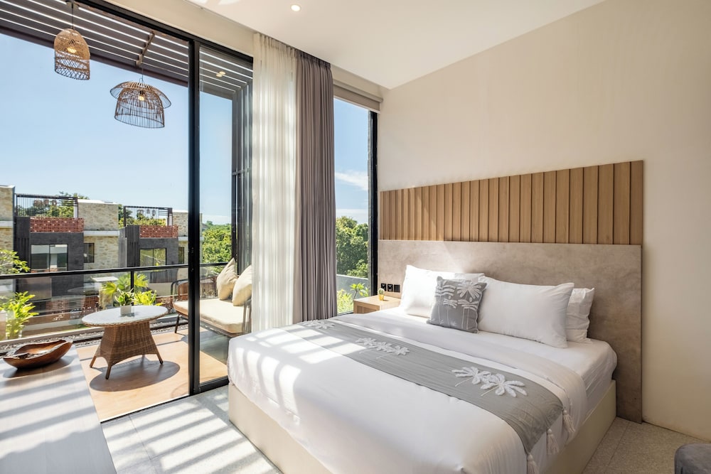 Deluxe Villa, 3 Bedrooms, Balcony, Garden View photo 2