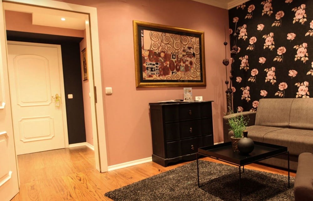 Junior Suite with Bed- and Living Area thumbnail 6