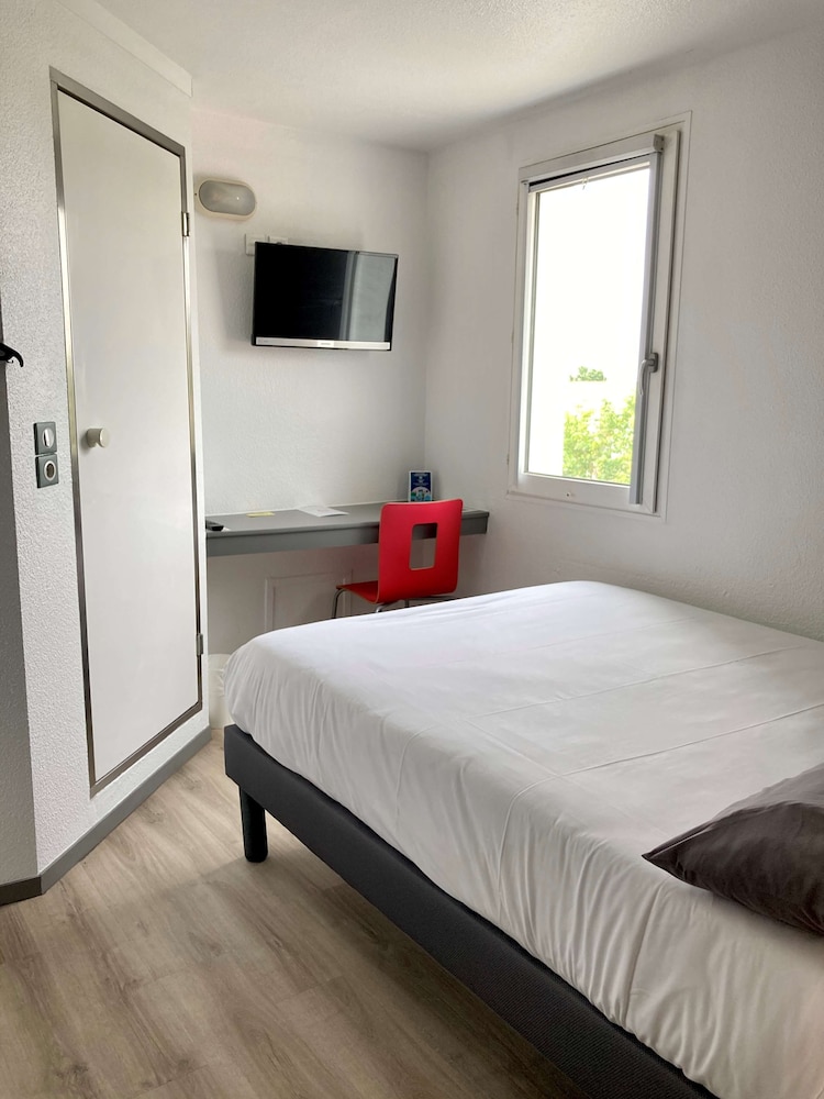 Standard Room, 1 Double Bed - Photo 8