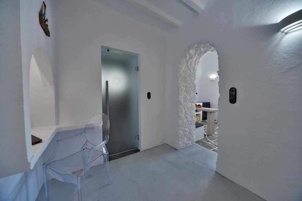Design Studio Suite, Jetted Tub photo 3