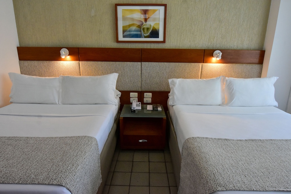 Classic Room (Two Double Beds) thumbnail 6