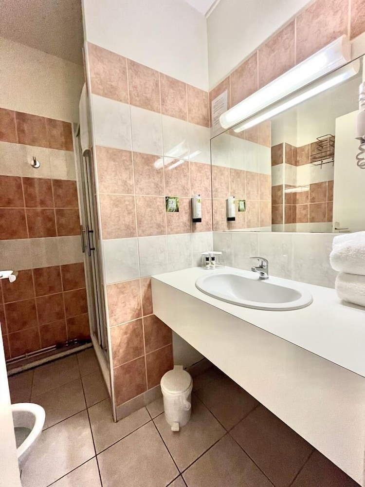 Comfort Room photo 2