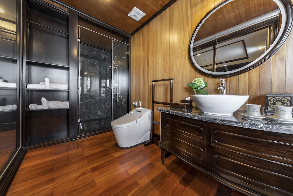 Princess Suite with Private Balcony photo 3