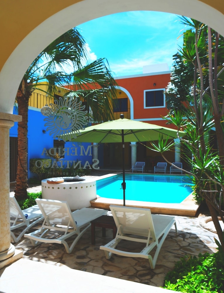 Suite, 1 King Bed, Pool View photo 3