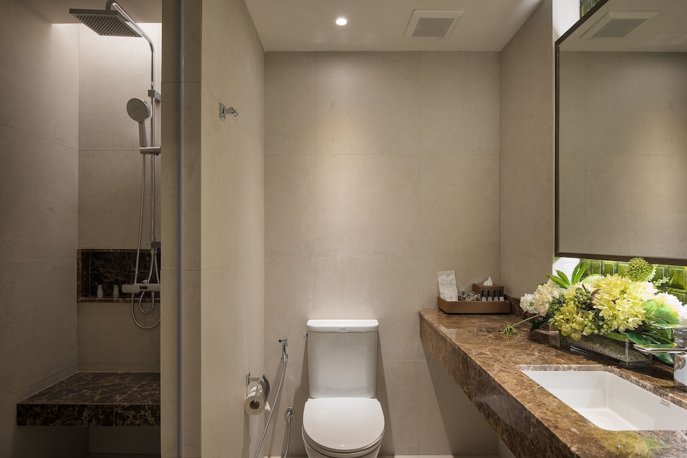 Premier Double Room with City View photo 2