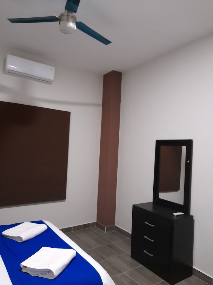 Suite, 2 Bedrooms (H) photo 1