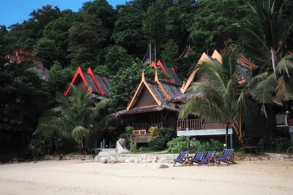 Beach Front Bungalow - Air Conditioning photo 3