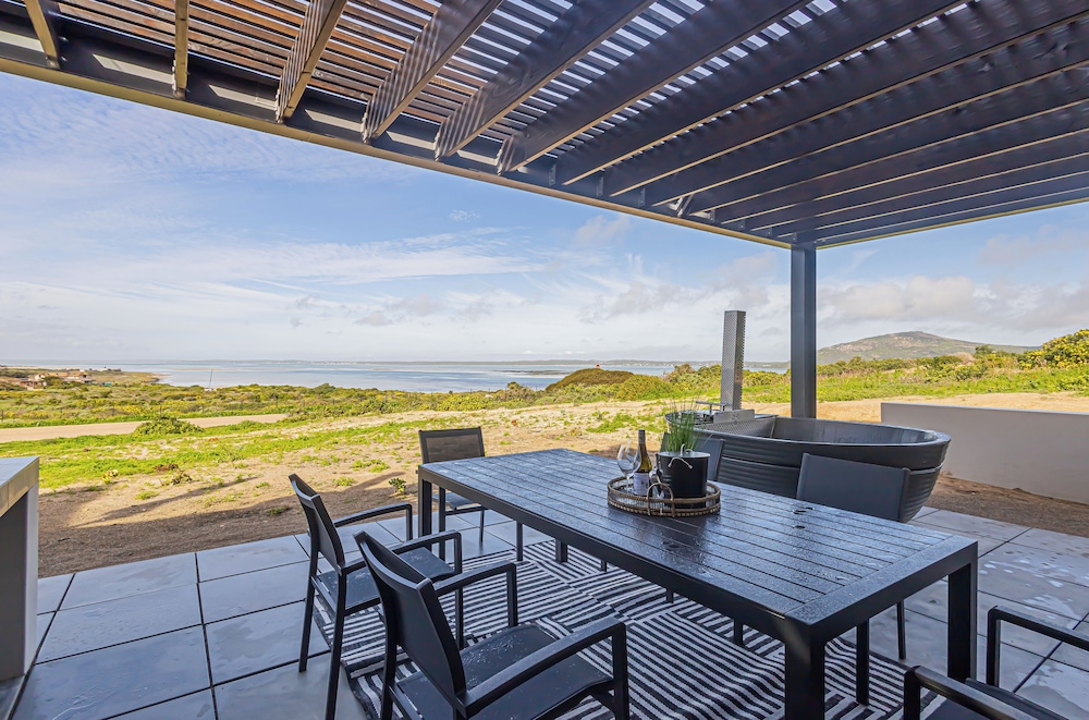 Deluxe Villa with Lagoon View
