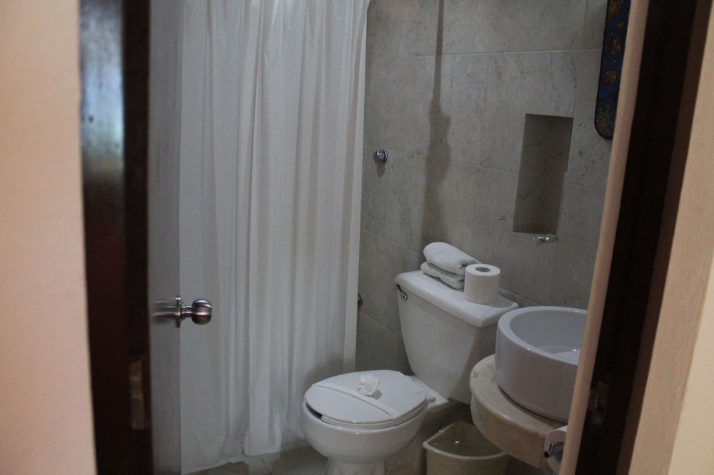 Standard Room, 1 King Bed (maya)