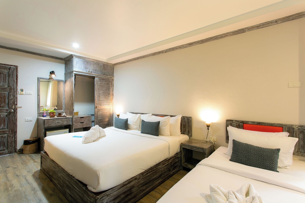 Economy Triple Room - Photo 4