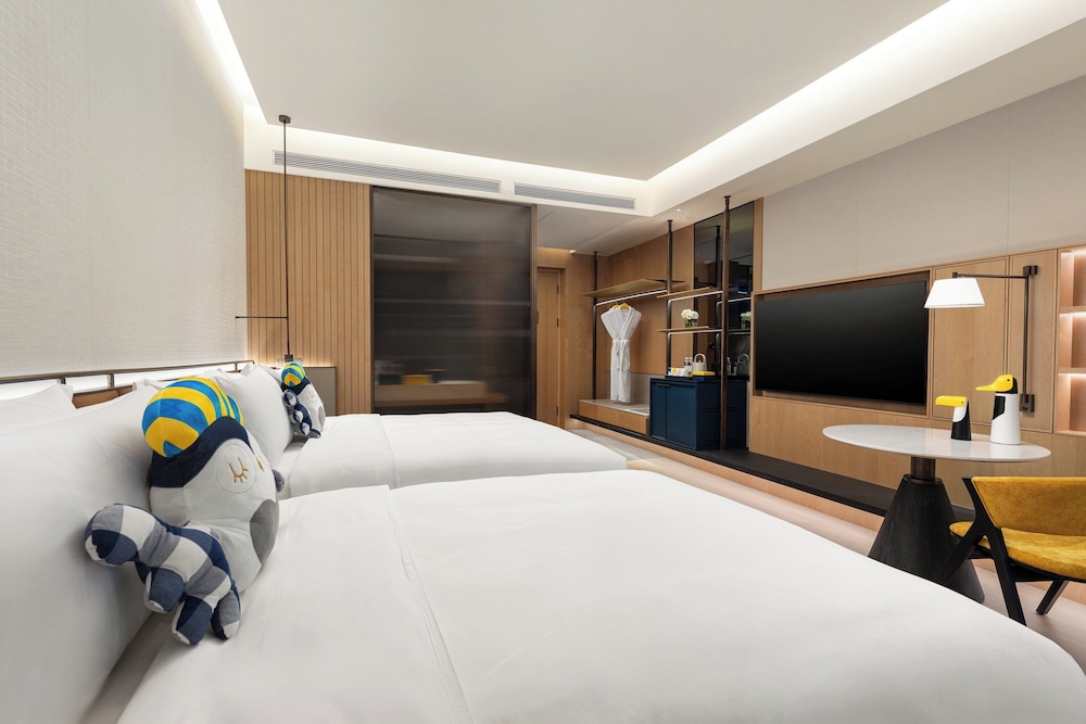 Standard Room, 1 King Bed, Ocean View photo 1