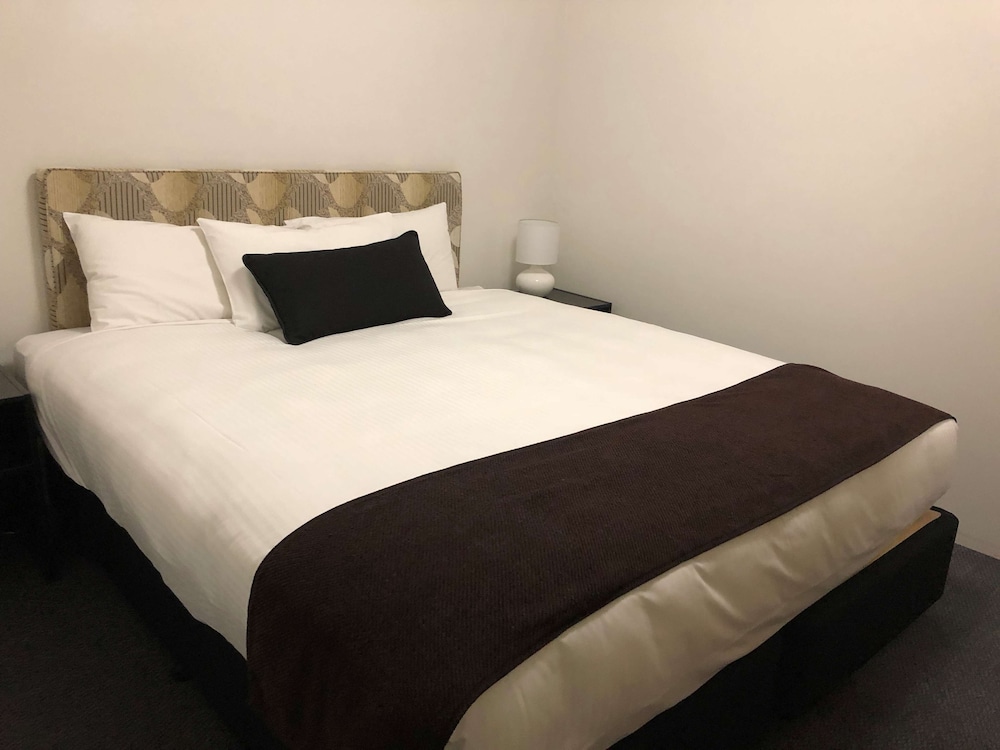 Superior Apartment, 1 King Bed, Non Smoking, Kitchenette - Photo 7