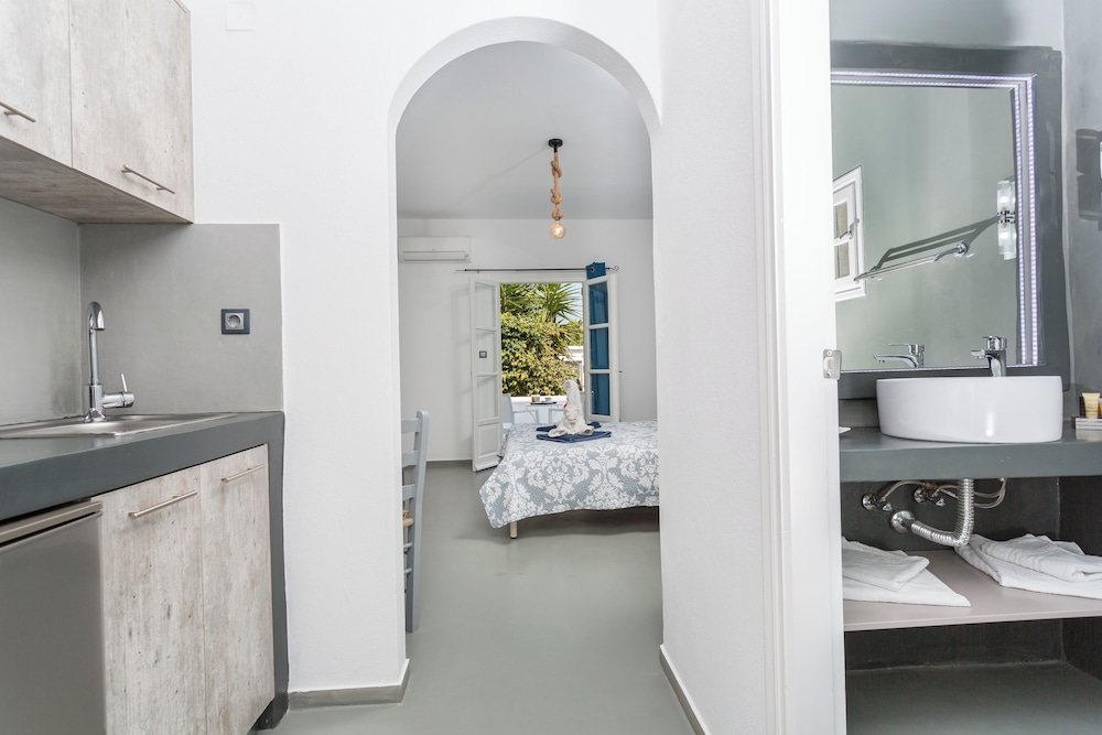Deluxe Double Room, Garden View photo 3