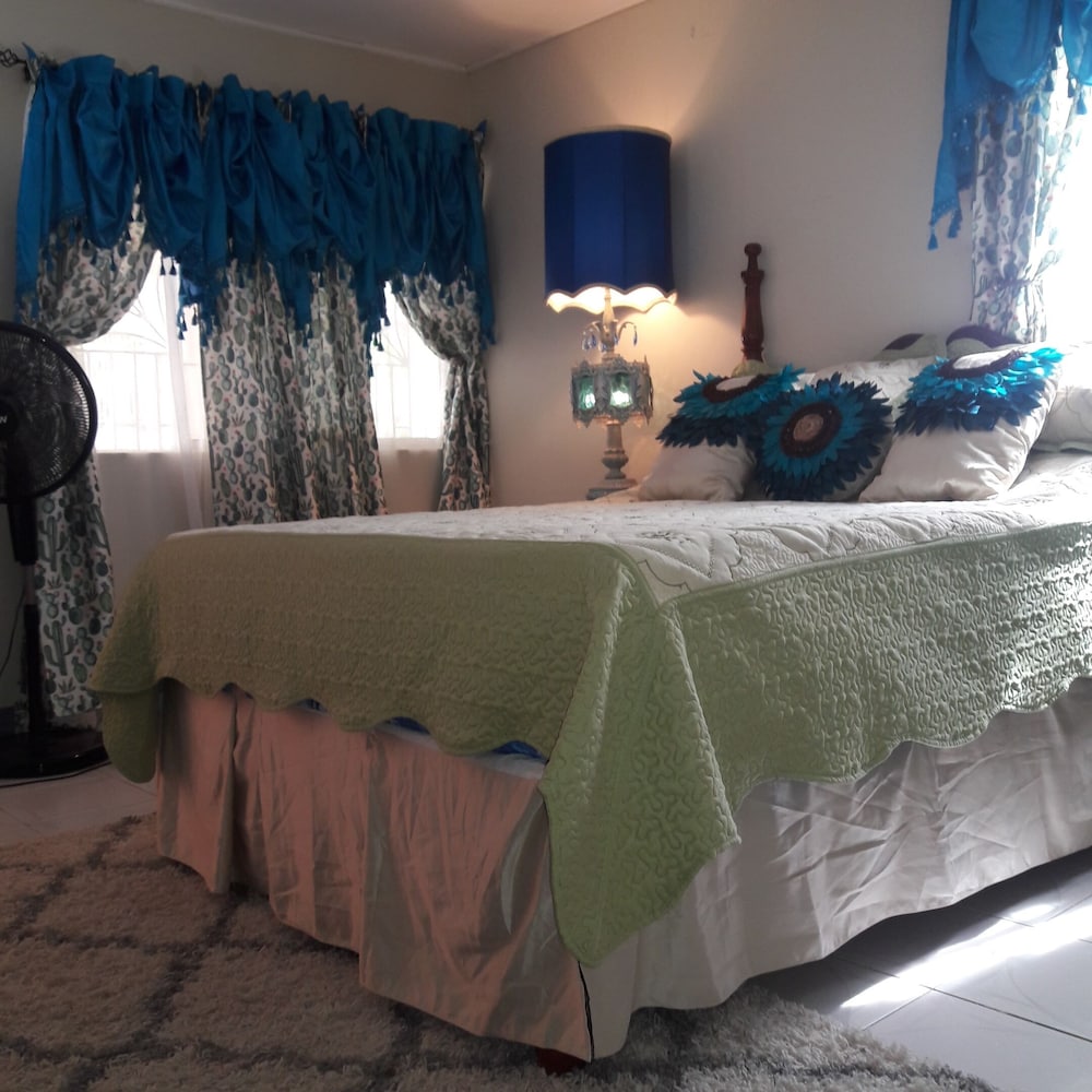 Luxury Room (Red) photo 1