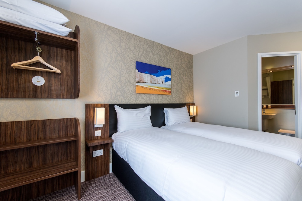 Double or Twin Room - Photo 3