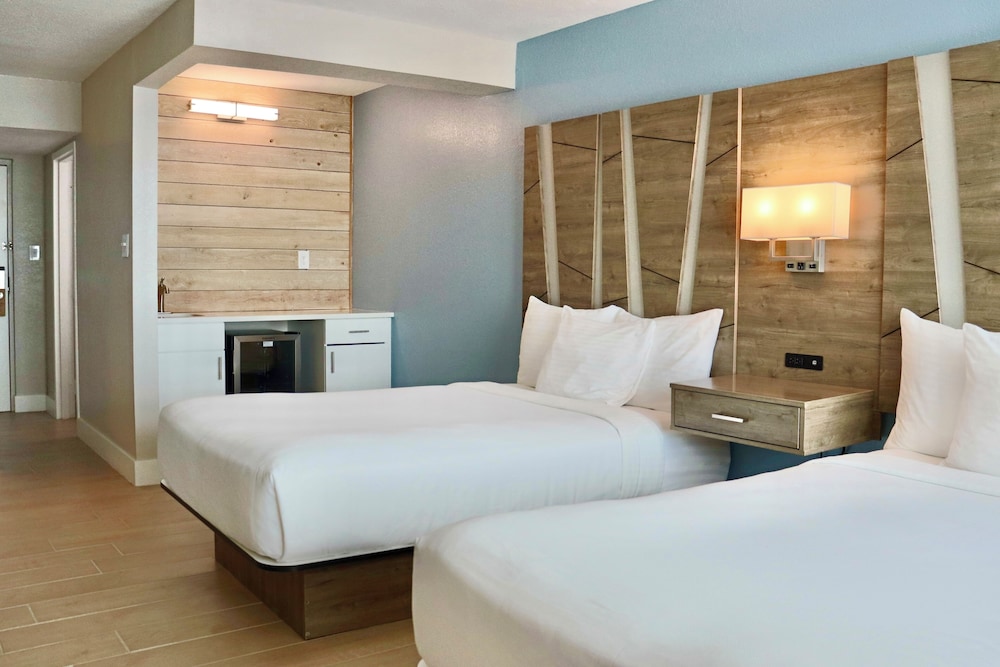 Premier Waterside Double Junior Suite - Photo 2