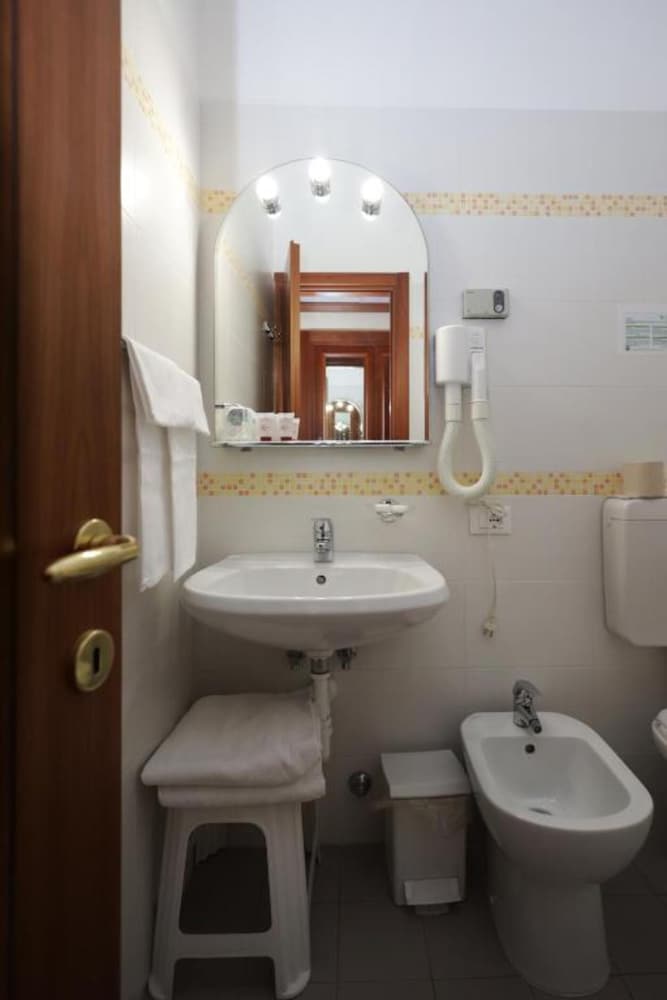 Classic Double or Twin Room, Garden View - Photo 12