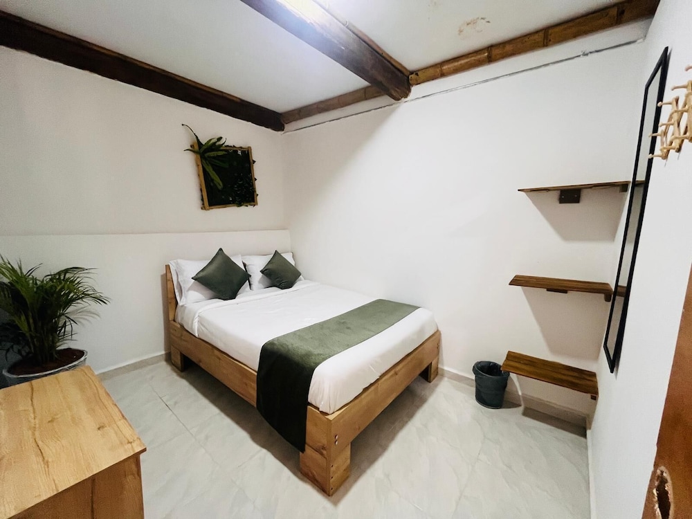 Economy Room 1