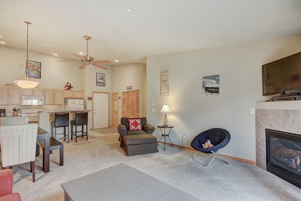 Condo, 2 Bedrooms