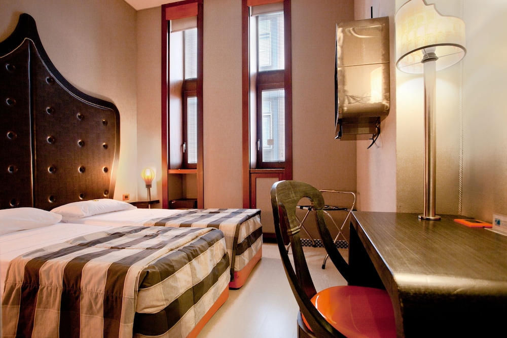 Superior Double or Twin Room photo 2