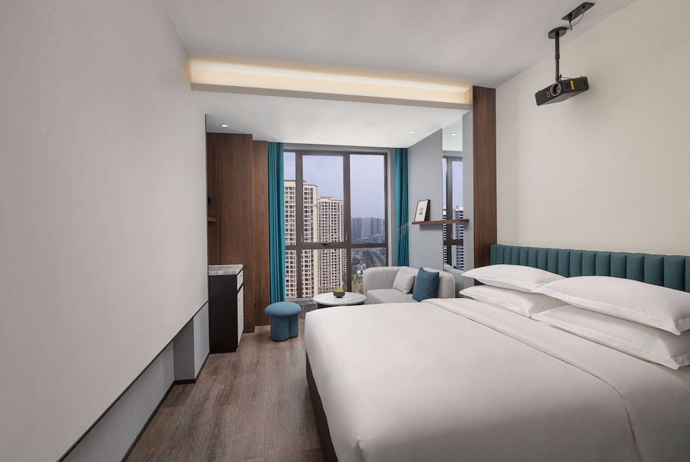 Room, 1 King Bed, Non Smoking (Private Cinema) photo 1