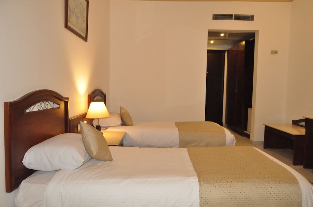 Standard Triple Room photo 2