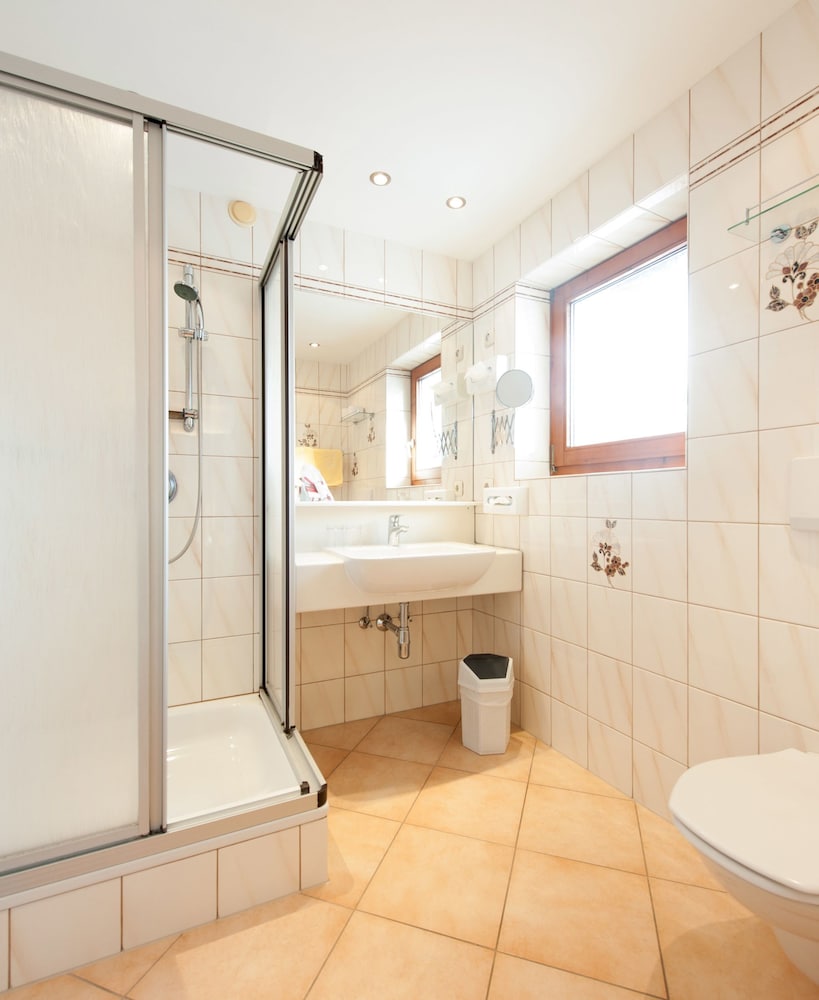 Basic Double Room, Mountain View photo 3