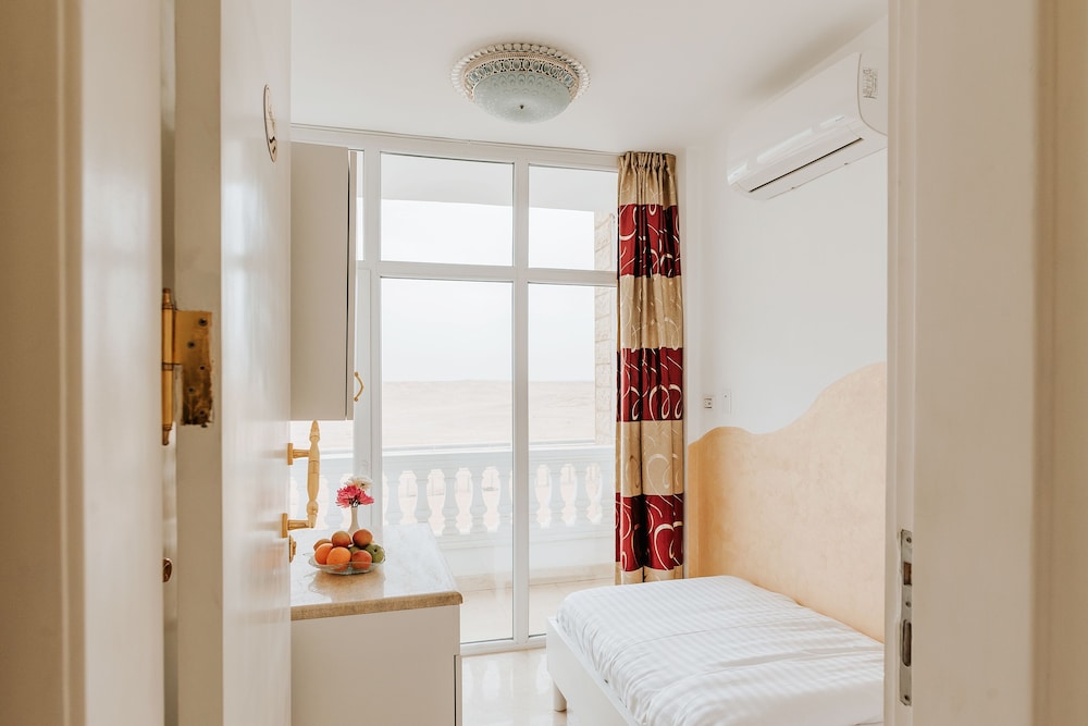 Panoramic Single Room (Single room with Pyramids view) photo 1