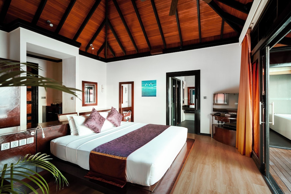 Horizon Water Villa Pool Free seaplane transfer for 2 guests (7+Nights, Stays till 26th Dec'25)