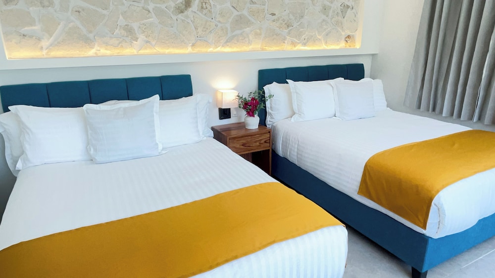 Standard Room, 2 Queen Beds, City View