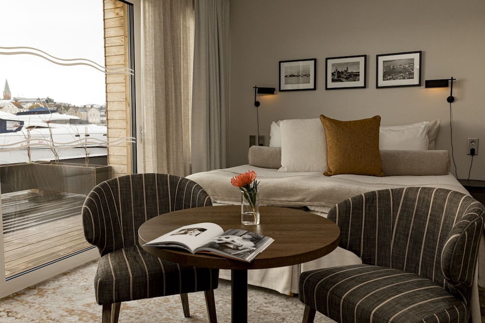 Double Or Twin Room, 2 Twin Beds, Pool Access, Ocean View photo 3