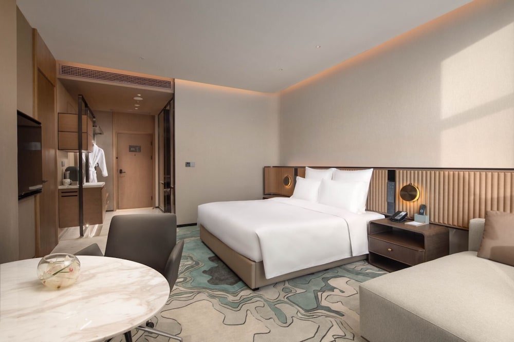 Superior Room, 1 King Bed