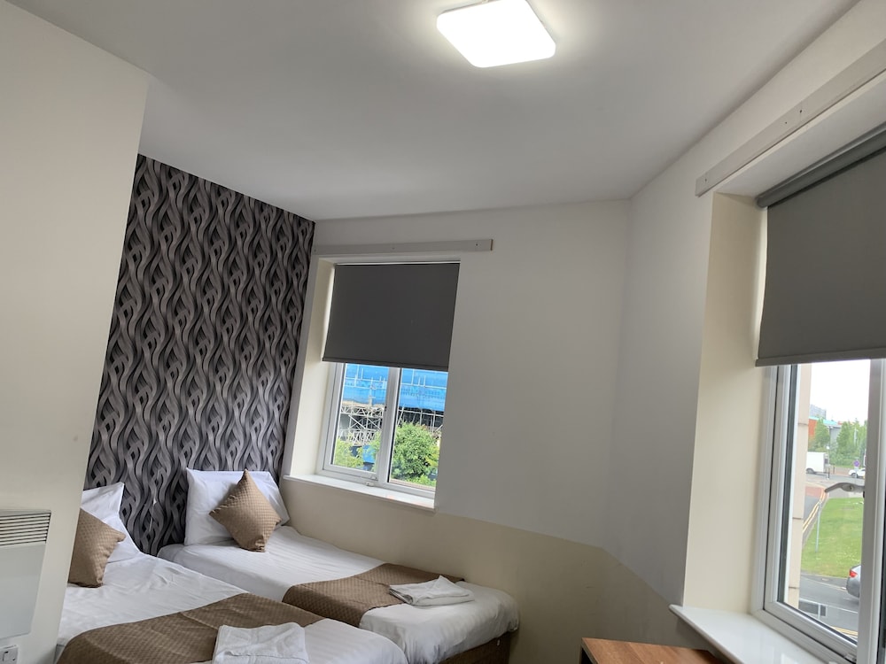 Standard Twin Room, 2 Twin Beds, Non Smoking, Ensuite photo 3