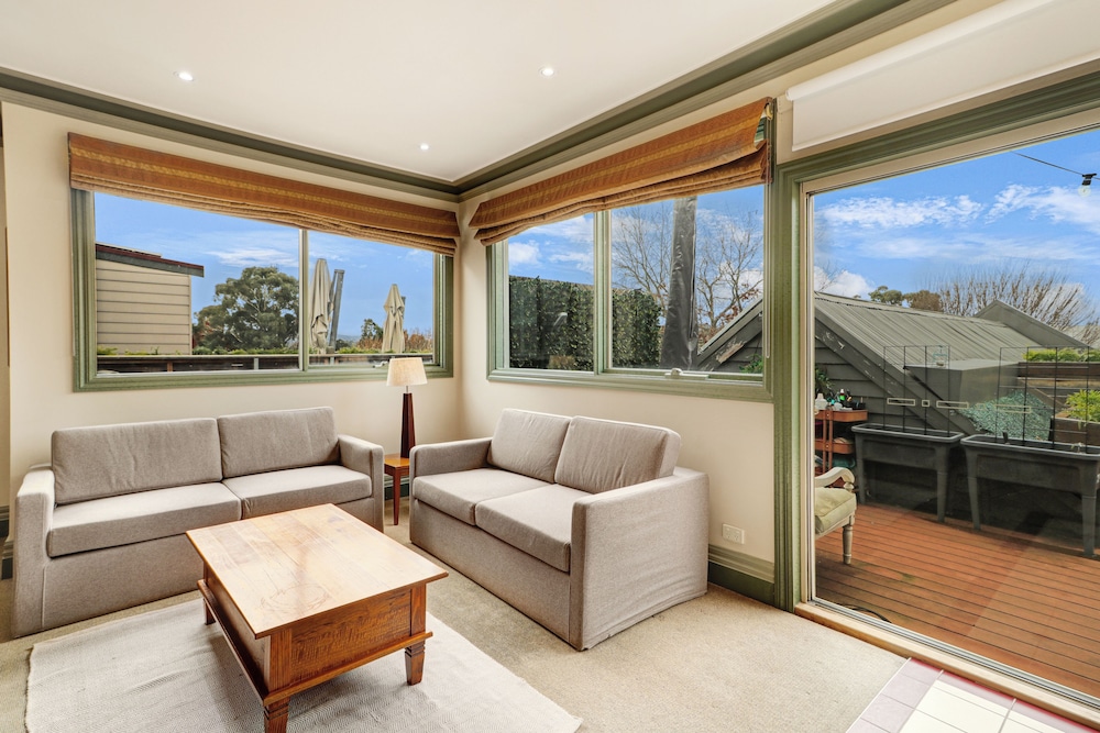 Deluxe Apartment, 2 Bedrooms, Mountain View photo 2