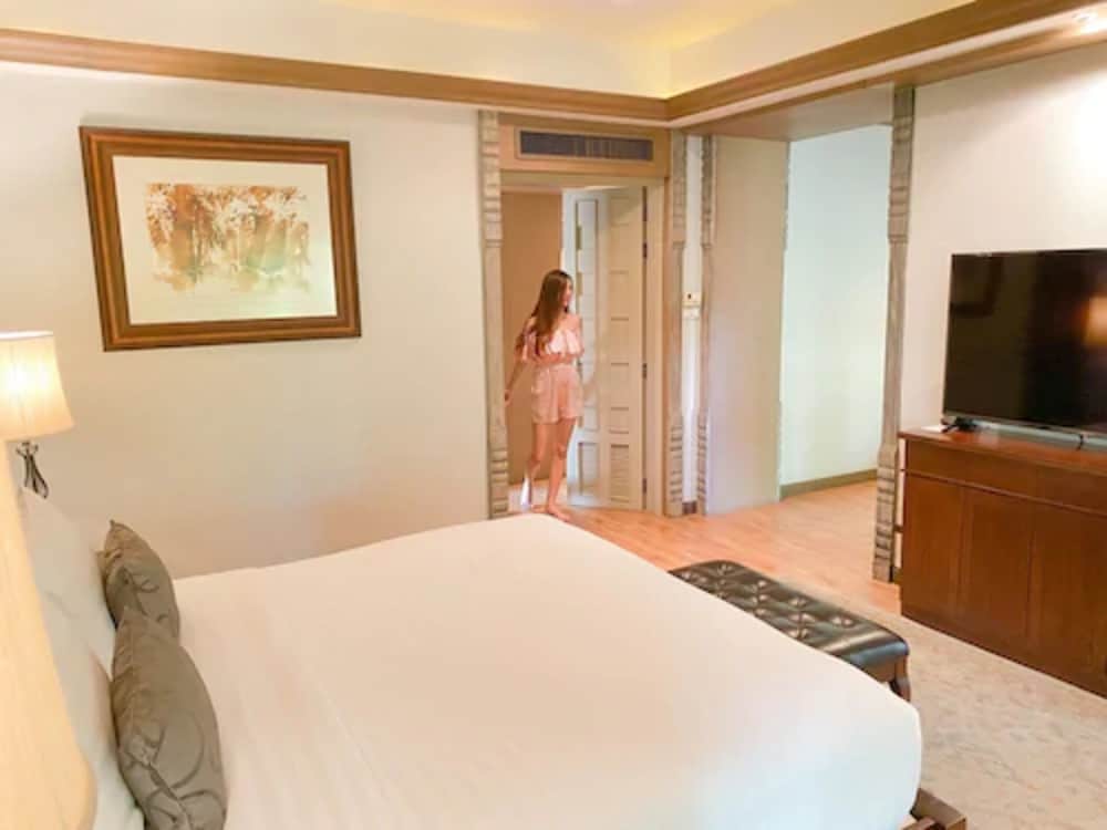 Junior Suite Room with Jacuzzi - Photo 9