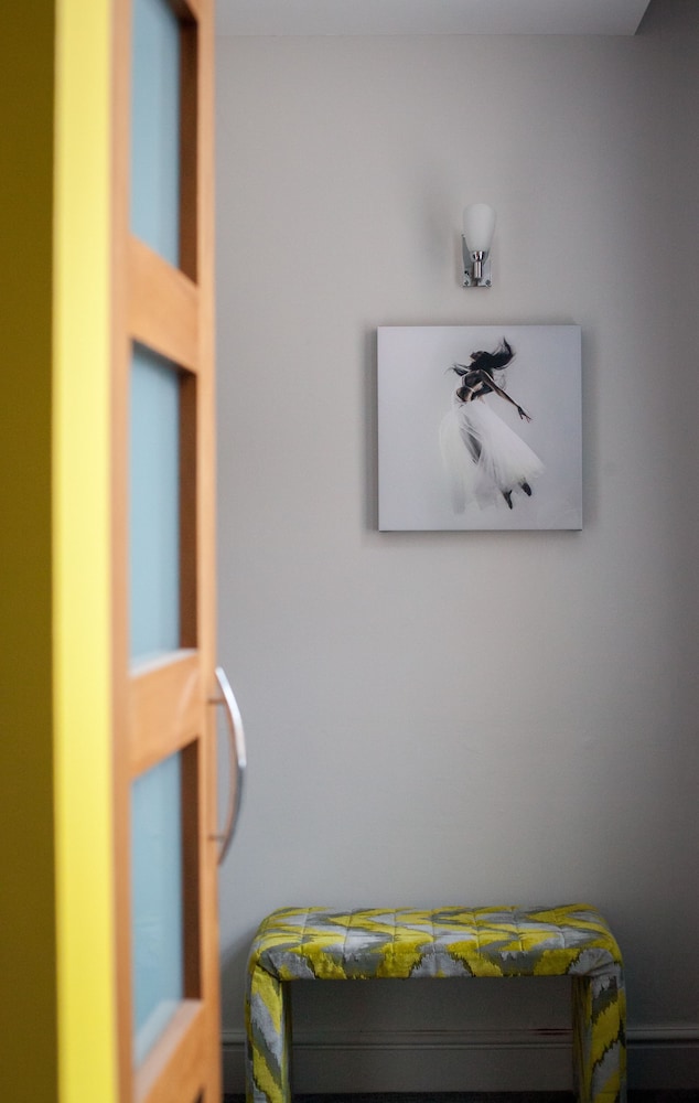 Deluxe King Room - Photo 5