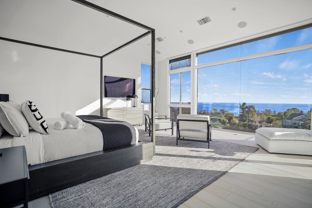 Luxury House, Multiple Beds, Private Pool, Ocean View (Winding Way) photo 3