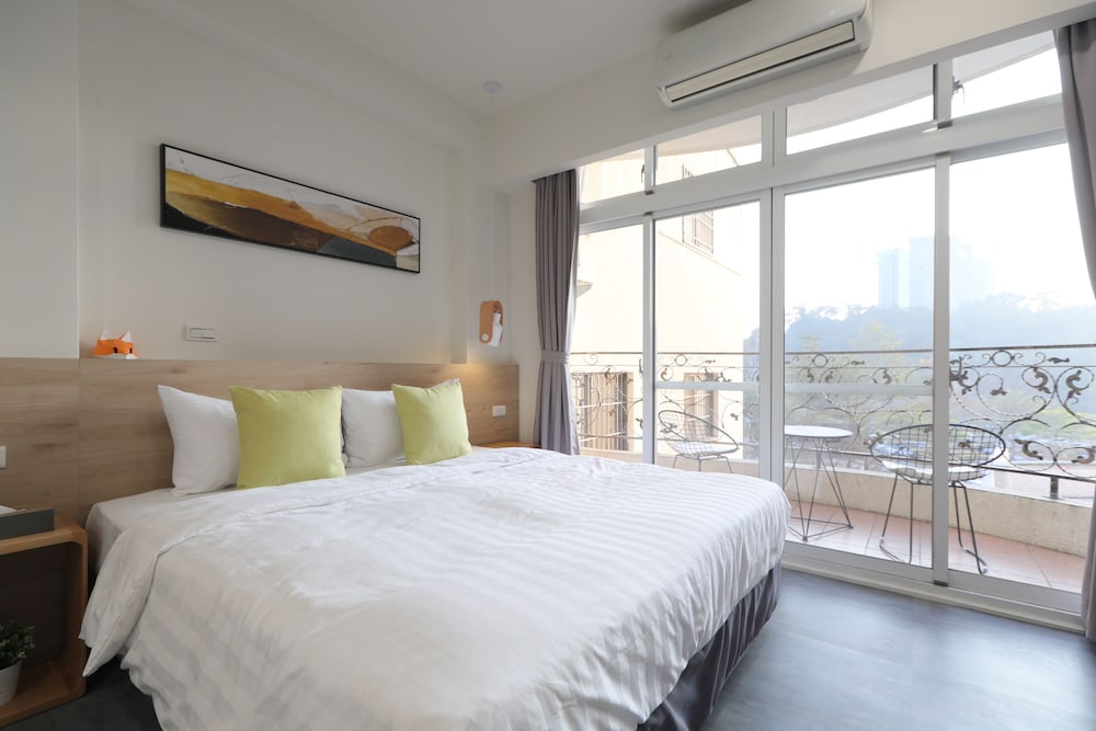 Junior Double Room, 1 Queen Bed photo 2