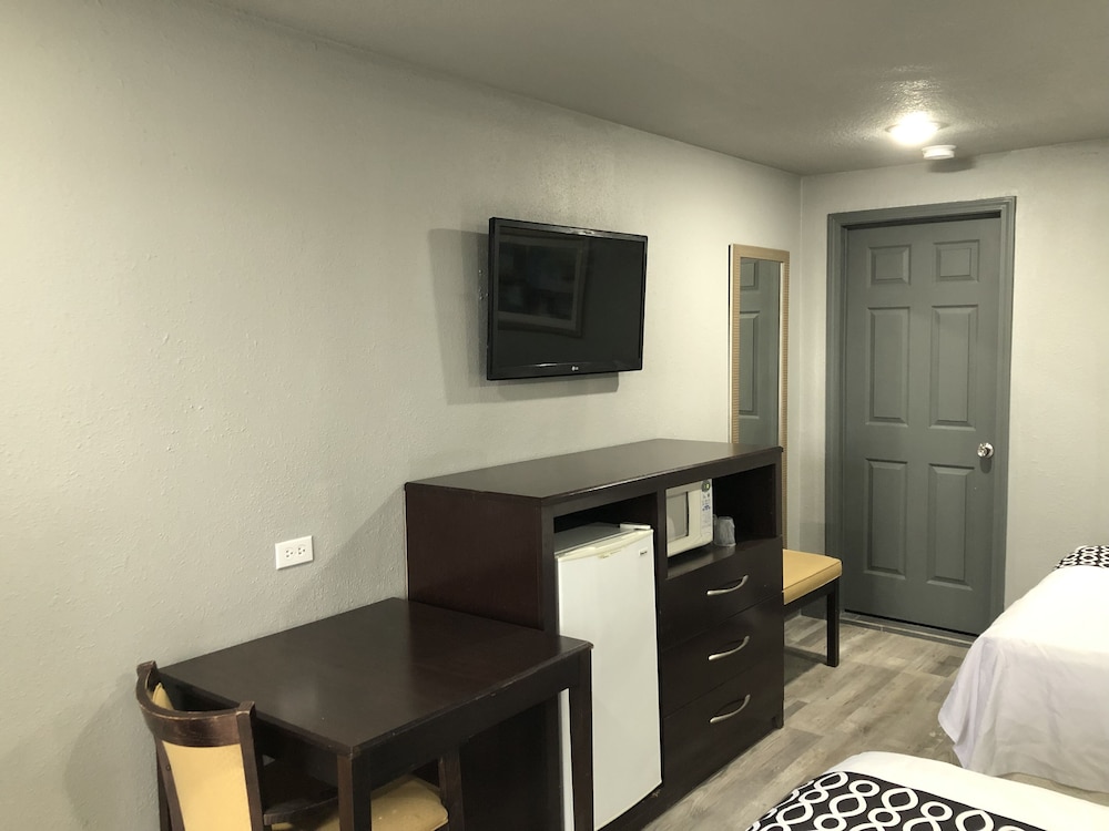 Room, 1 Queen Bed - Photo 4