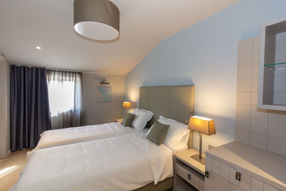 Superior Double or Twin Room, 1 King Bed, Sea View