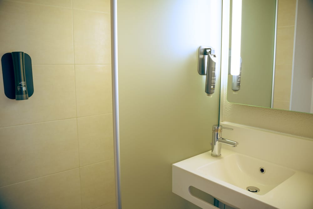 Twin Room, Non Smoking photo 2