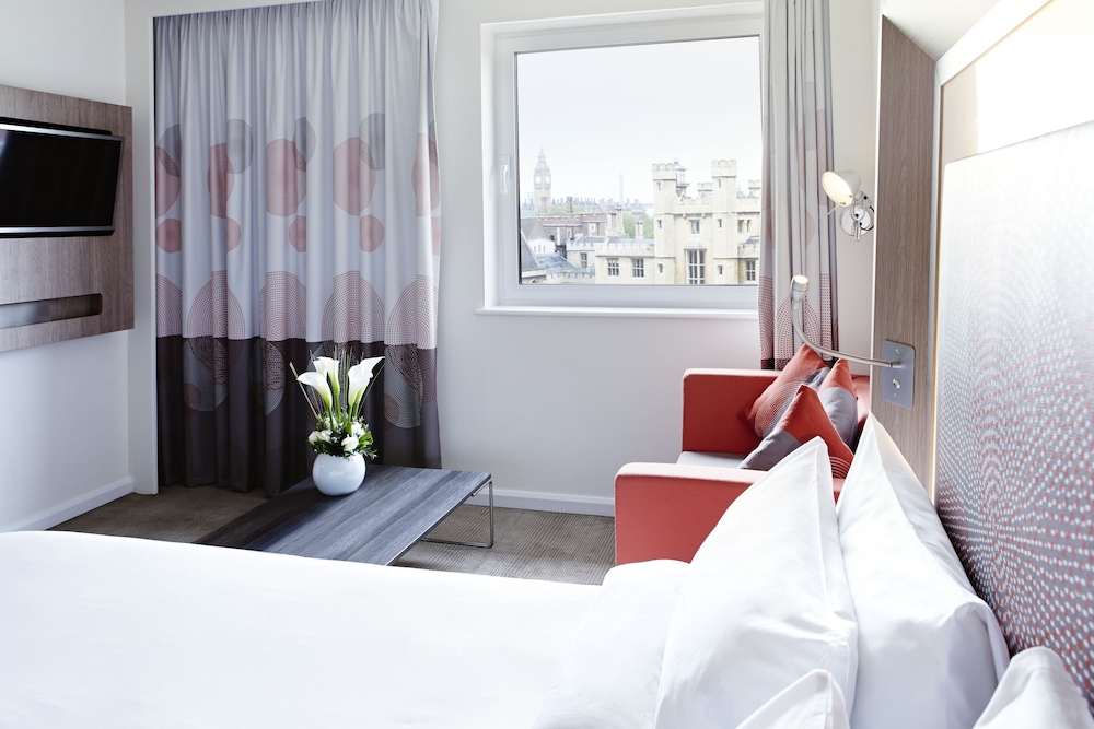 Executive Room, 1 Queen Bed with Sofa bed photo 2
