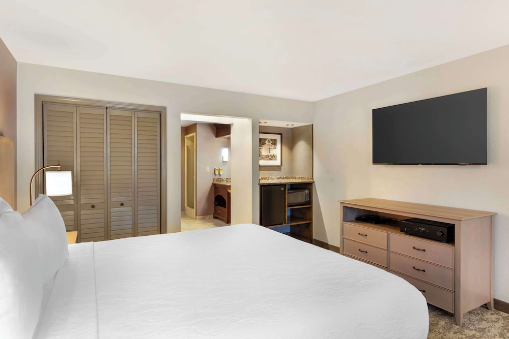 Romantic Room, 1 King Bed, Non Smoking, Jetted Tub - Photo 1