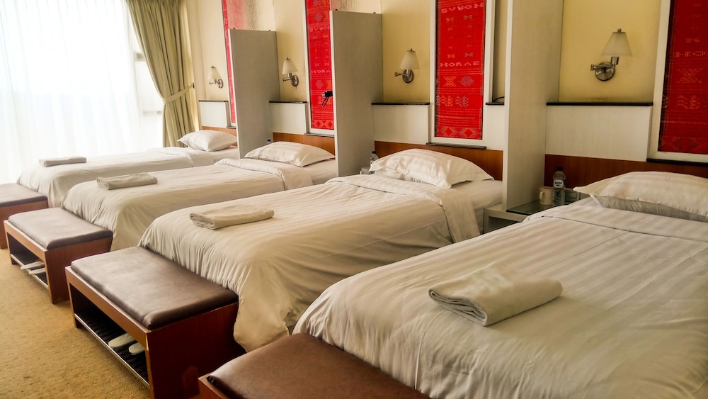 Tongging Point Lodge Deluxe, Lake Toba View photo 2