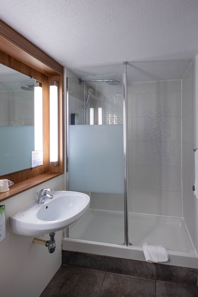 Standard Double Room - Photo 4