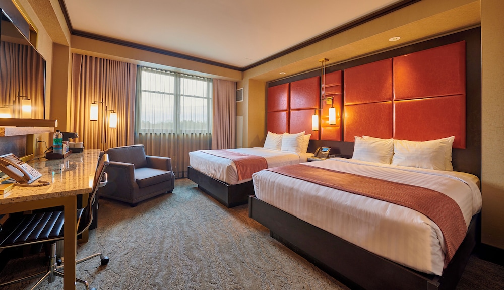Deluxe Room, 2 Queen Beds (Accessible) photo 3