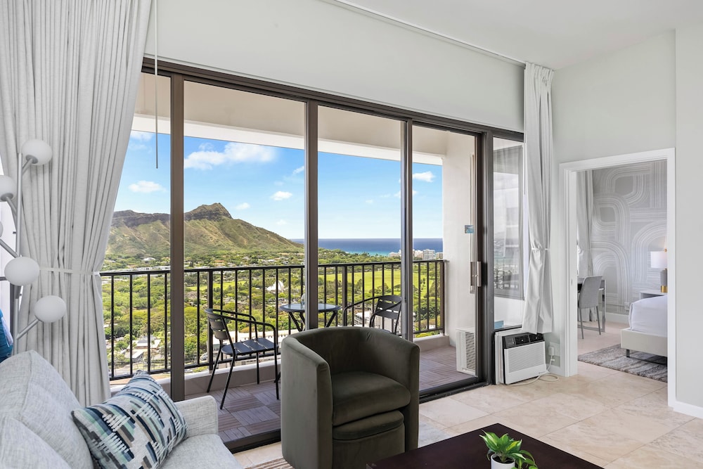 Premium Remodeled Condo with Ocean View and Parking: Premium Condo, 1 Bedroom, Air conditioning, Ocean View (0178) photo