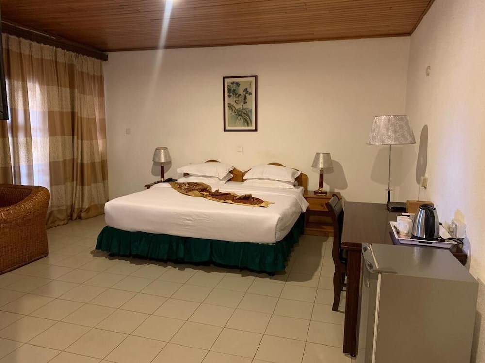 Deluxe Twin Room, City View photo 3