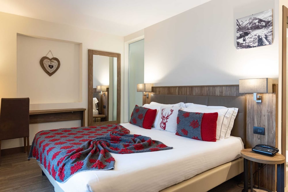 Superior Double Room, Terrace, Mountain View