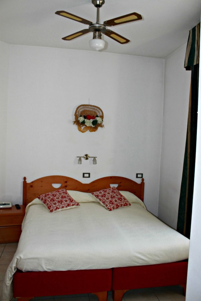 Double or Twin Room photo 1